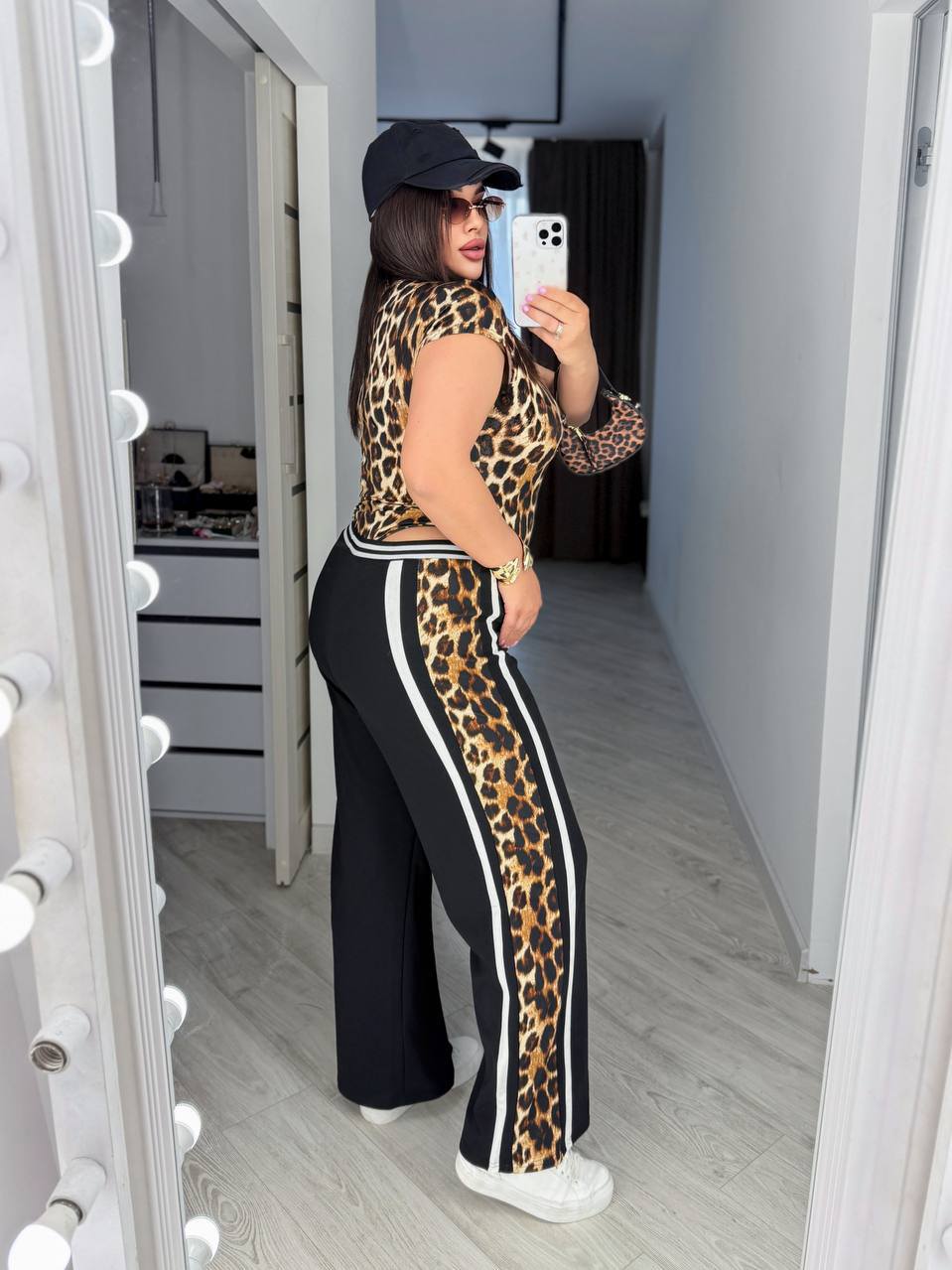 gid://shopify/MediaImage/41238612476193